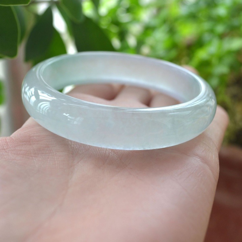 Vòng tay ngọc bích Miến Điện tự nhiên băng trong suốt ánh trăng trắng xanh nhạt chi tiết 8