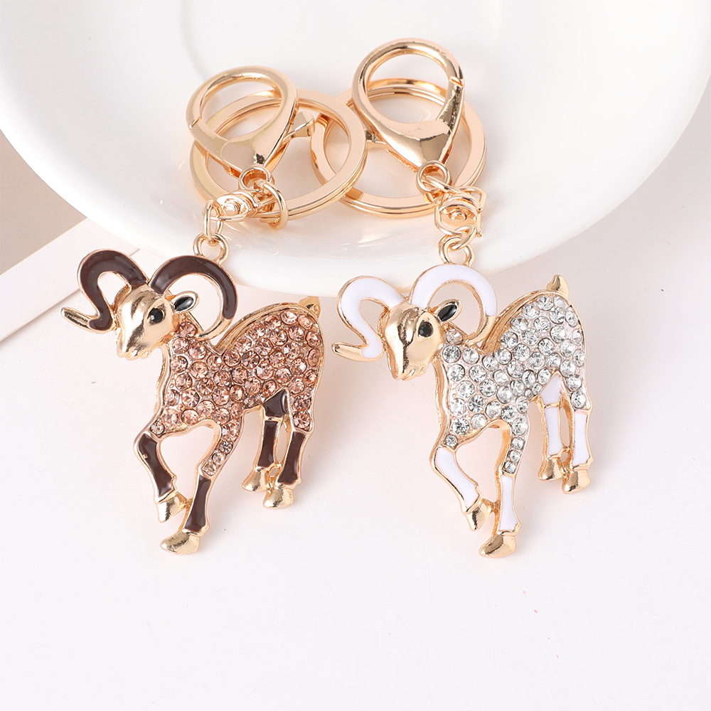 Creative and cute diamond-encrusted zodiac goat car keychain, little goat animal keychain, bag pendant wholesale