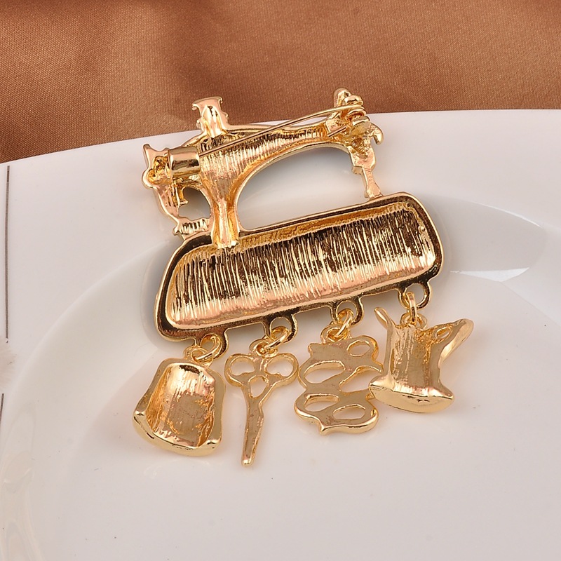 Fashion Sewing Machine Alloy Plating Women's Brooches display picture 2