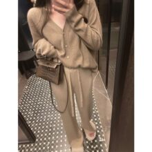 白色新品阔腿裤女春秋冬温柔高腰垂感毛线裤宽松休闲直筒拖地长裤