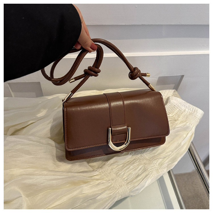 Bolsos estilo occidental femenino simple y versátil bolso de mensajero japonés de un solo hombro 2024 verano nuevo estilo retro de alta gama pequeño bolso cuadrado