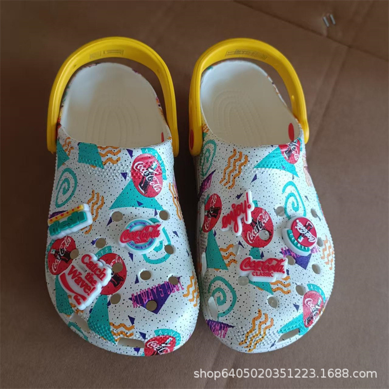 Cross Collaboration Fashion Versatile Coca-Cola Clogs for Men, Women, and Children, Summer New Non-Slip Outdoor Slippers Manufacturer
