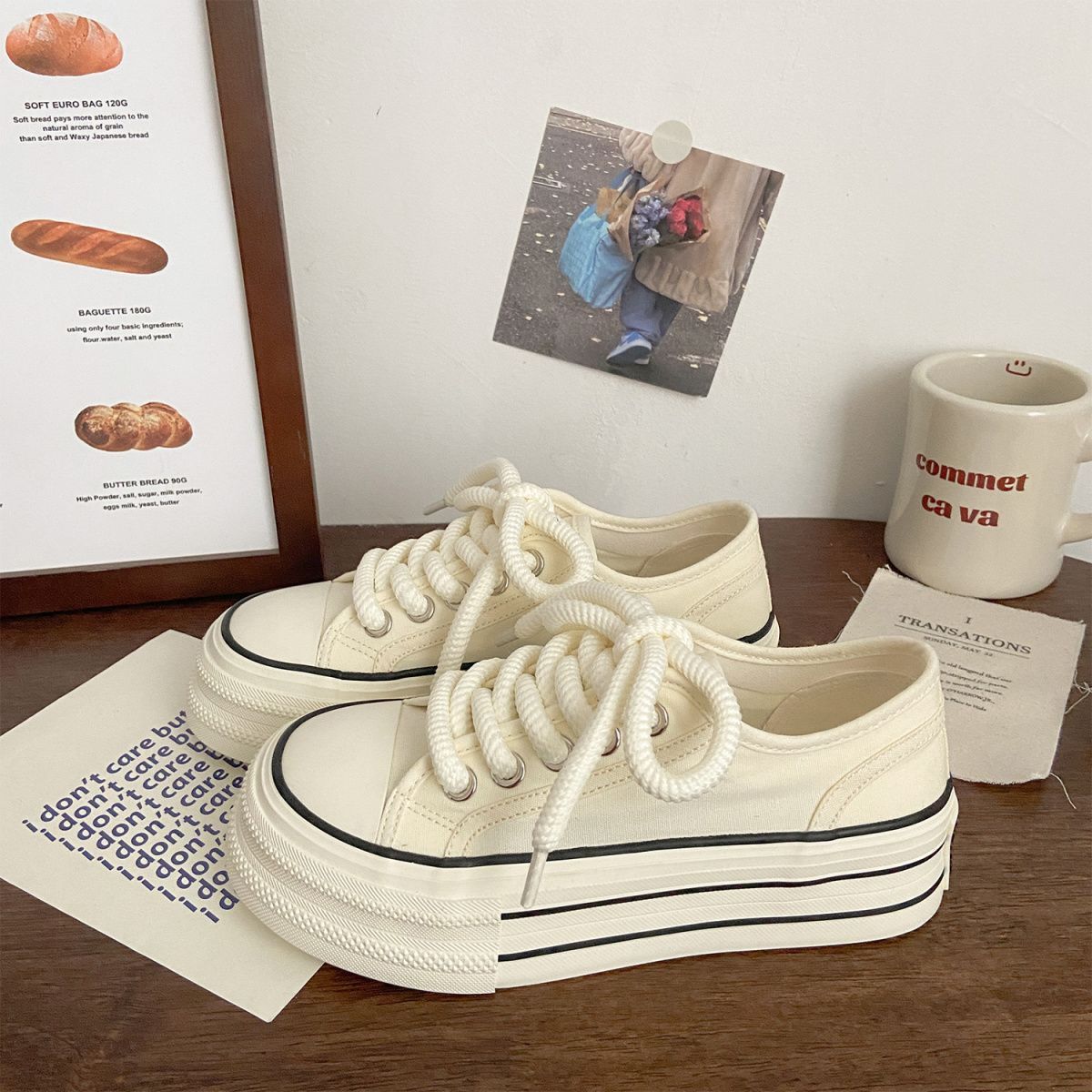Zapatos de moda leche fufu zapatos de lona de suela gruesa mujer 2025 primavera y verano nuevo estilo ins moda nicho versión coreana bizcocho zapatos blancos