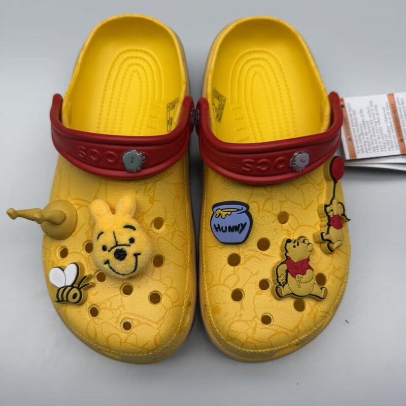 2025 New Winnie the Pooh Cloud Croc Shoes Non-Slip Breathable Lightweight Slippers Outdoor Home Sandals Plaid