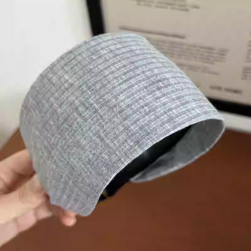 Light gray [widened version 8cm, increased skull height]