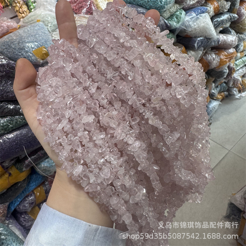 不規則な粉晶粉水晶の穴があります。|undefined