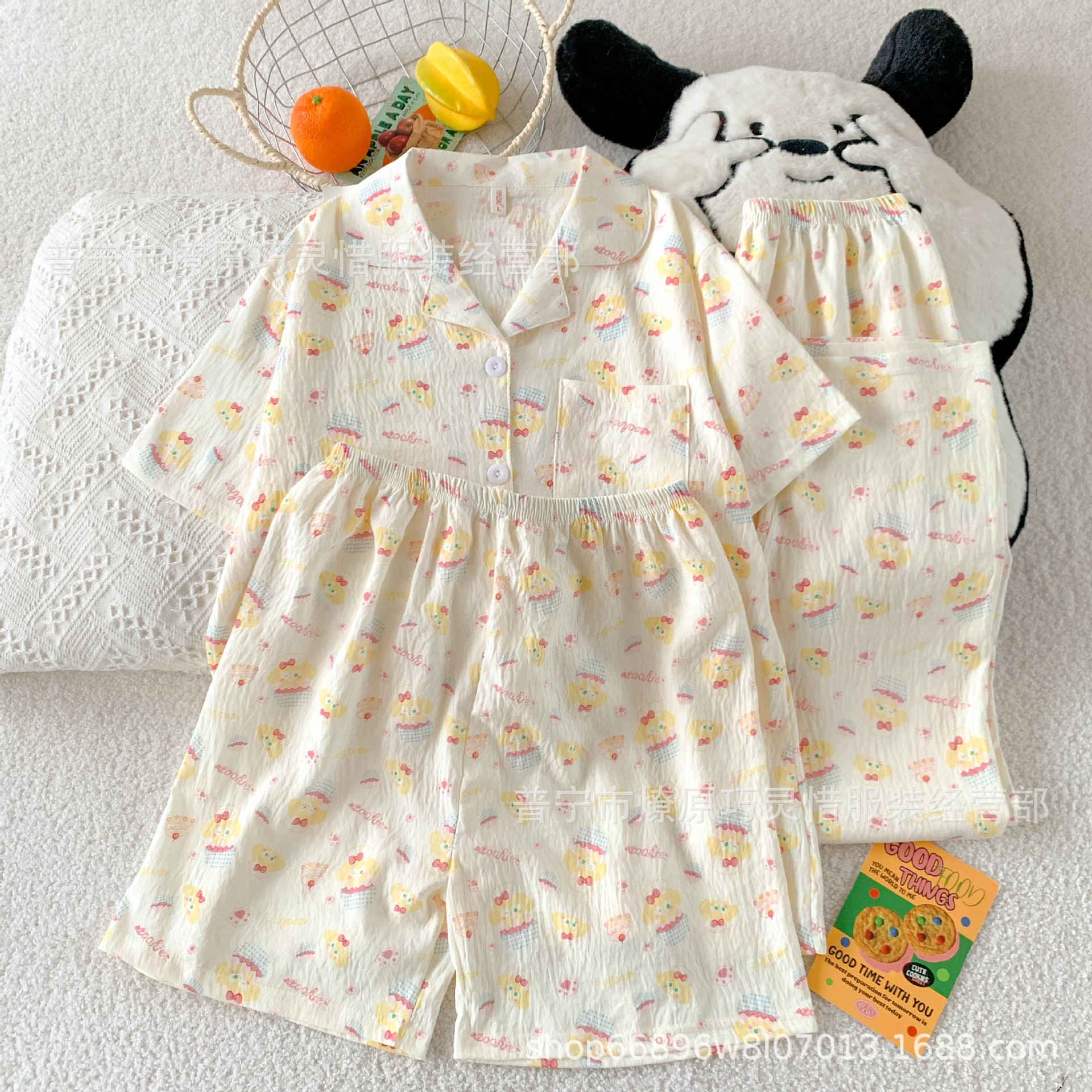 Pequeño pijama de corazón de melocotón para mujeres tres piezas de verano nubes de algodón se puede usar pantalones de manga corta para estudiantes de dibujos animados ropa para el hogar
