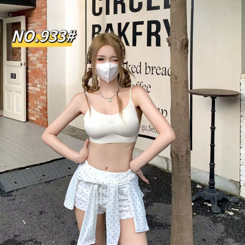 Korean-style Instagram-worthy sexy halter top with a beautiful back, seamless, wire-free, padded bra, suitable for both inner and outer wear.