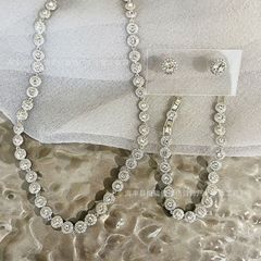 Shijia セイコー ジュエリー Una シリーズ ネックレス セット クリスタル インレイ ラウンド カット まばゆいチャーム ブレスレット ニッチ