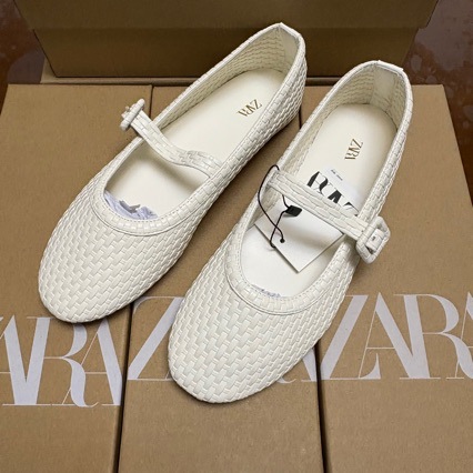 Za Spain 2025 Spring New Women's Shoes Round Toe White Woven Effect Buckle Strap Ballet Flats