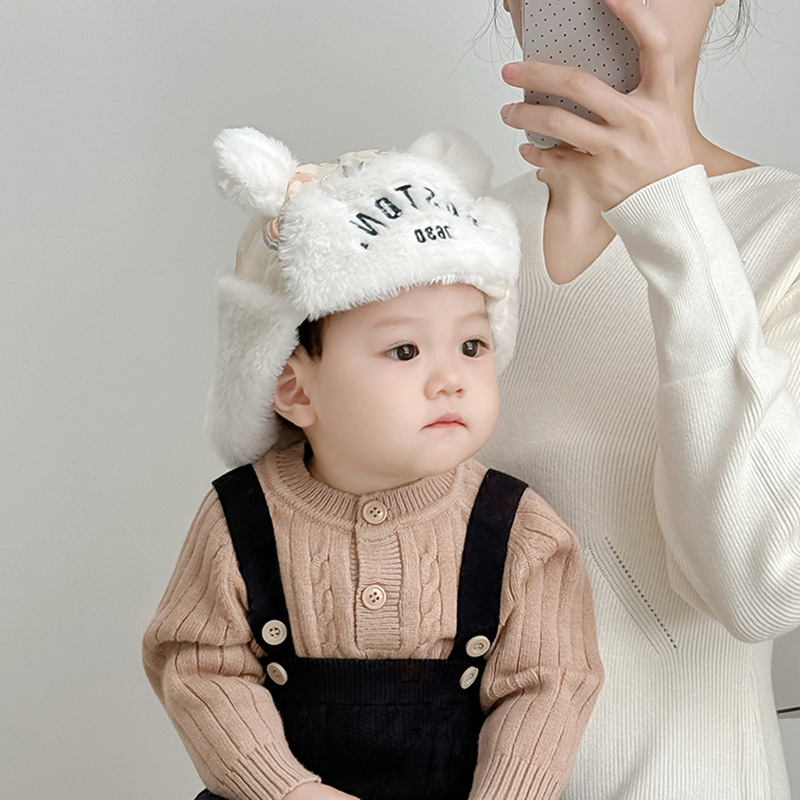 Sombreros de moda coreana de letras para niños otoño y invierno caliente y grueso sombreros de orejas para bebés de hombres y mujeres con gorras de lana de invierno