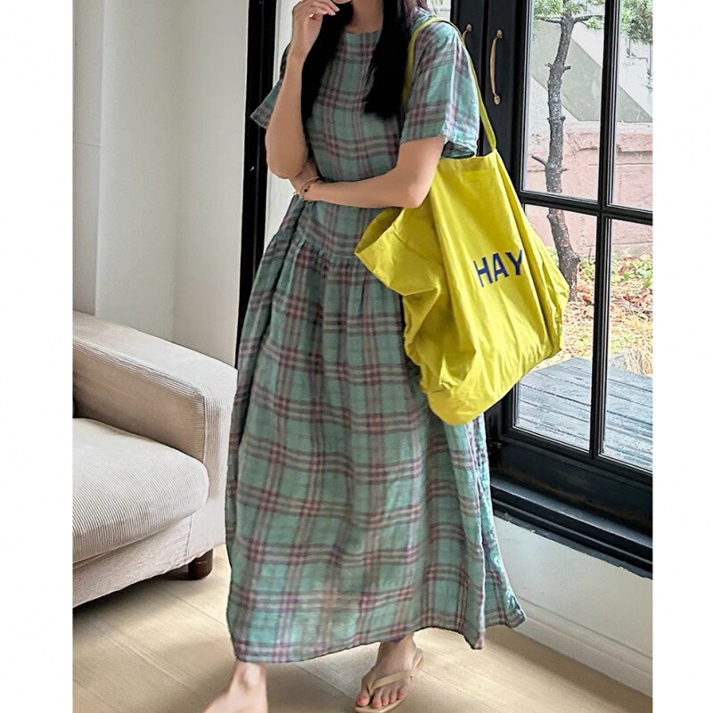 Dress for Women 2025 New Summer Dress Japanese Style Retro Plaid V Neck Loose Slimming Look Extra Long Bare Long Skirt