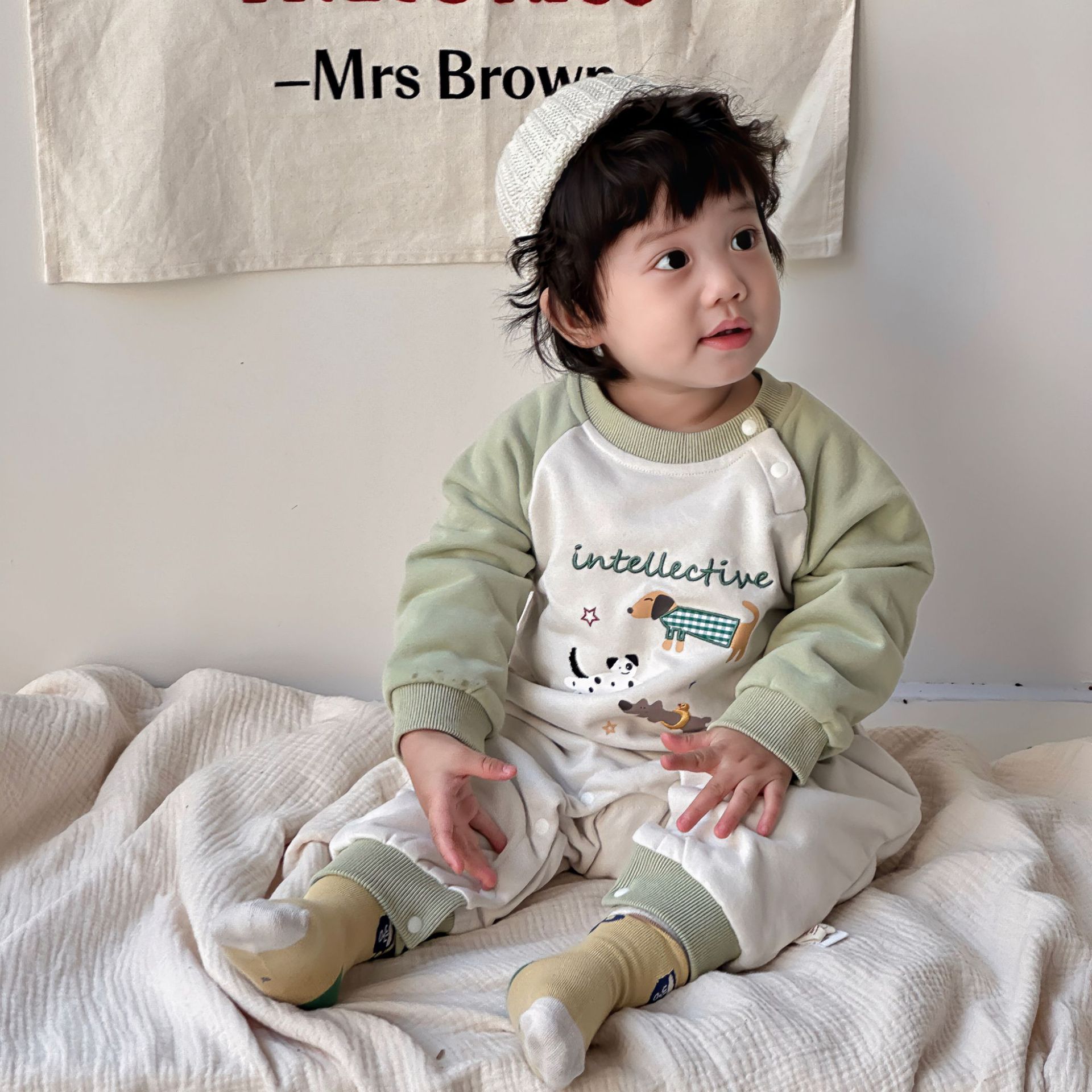 2024 otoño nuevo producto bebé de una pieza de dibujos animados coreanos en contraste traje de escalada mameluco bebé mameluco ropa de bebé