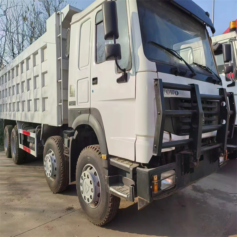 Sinotruk Howo 6 × 4 Dump Truck 371 HP 10 Wheel Truck Africa II Emission