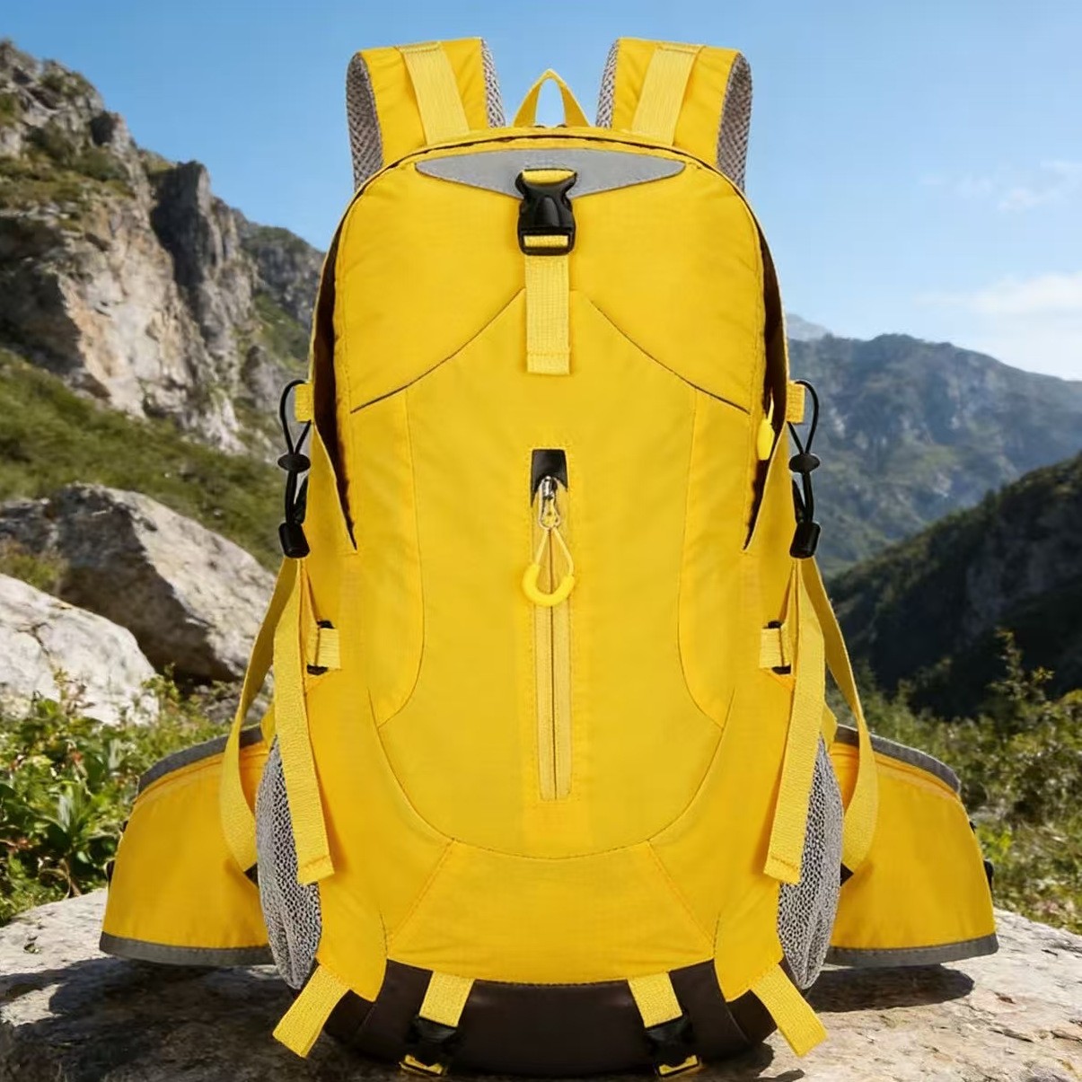 35L Outdoor Mountaineering Bag, Large-Capacity Sports Backpack, Lightweight Hiking and Cycling Travel Backpack, Outdoor Sports Bag
