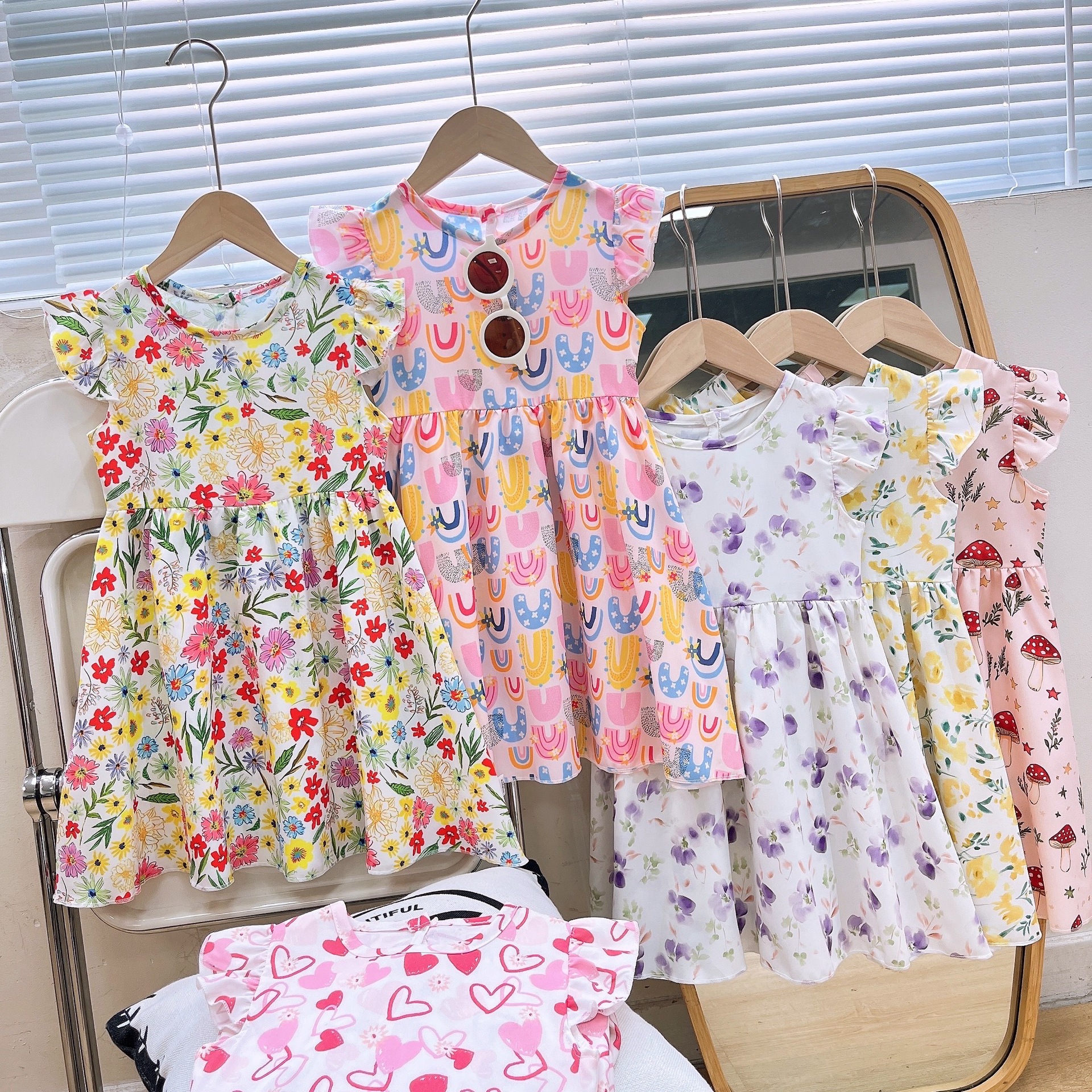 Girls dress Summer New Baby Flying Sleeve Princess Dress Floral Skirt Children's Skirt Children's Wear Wholesale