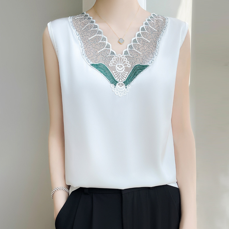 Cross-Border Women's Clothing 2025 New Spring and Summer French Lace Camisole Sleeveless Bottoming Shirt Large Size Slimming Top Design