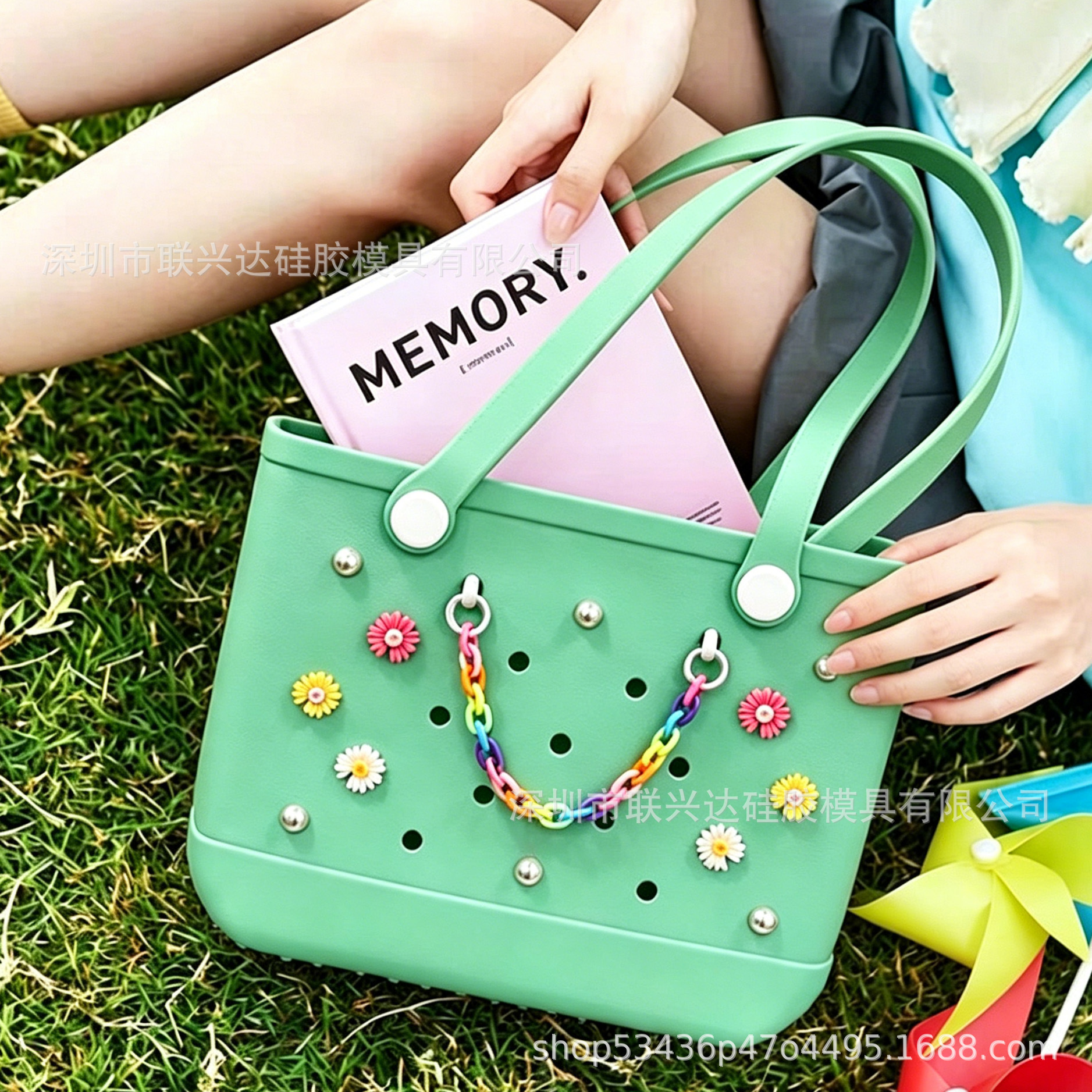 Cross-border nuevo bogg bolso colgante DIY perlas margaritas arco iris hebilla cadena bolsa de playa zapatos accesorios de flores