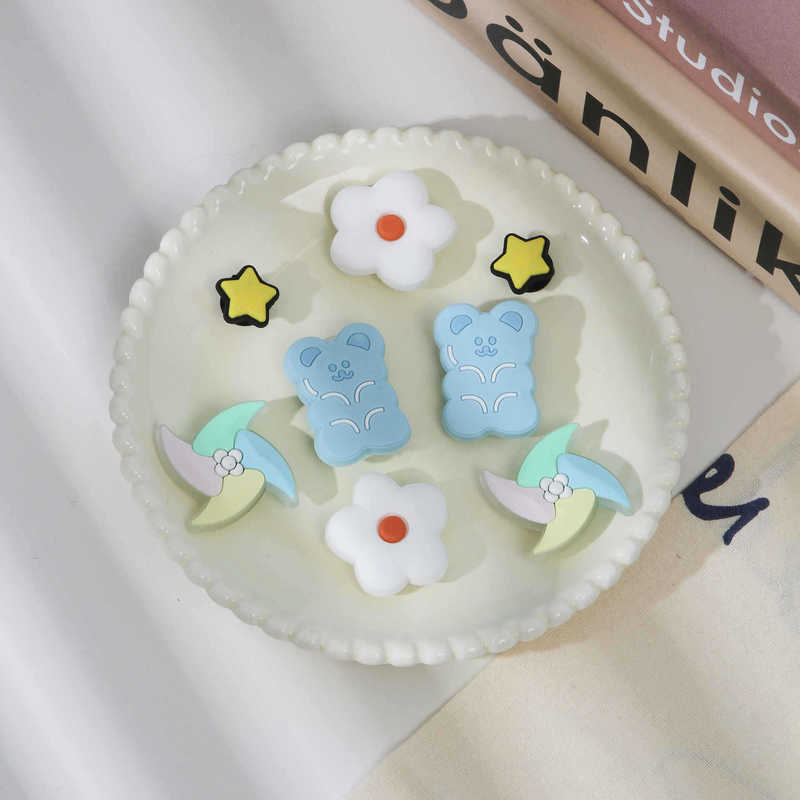 Shoe Charms Shoe Decorations Women's Shoe Accessories Creative Couple Cartoon Detachable Bear Buckle Strawberry Buckle Shoe Charms Shoe Decorations Women's Shoe Accessories Creative Couple Cartoon Detachable Bear Buckle Strawberry Buckle