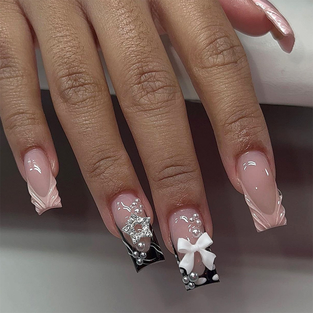 Trendy European and American Style Sweet and Cool Nail Art Pieces, Exquisite Pink and Black Press-On Nails with 3D Bow and Pearl Decorations