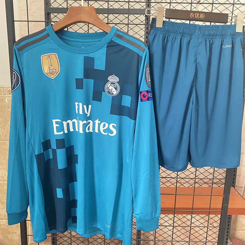 1718 Camiseta de traje de manga larga para dos invitados del Real Madrid No. 7 Camiseta de fútbol de Ronaldo