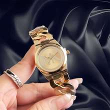 �nϵ����С���ֱ�ŮС���P�͹ŕr�����e�����@�ּ�Ů��ʯӢ�A��