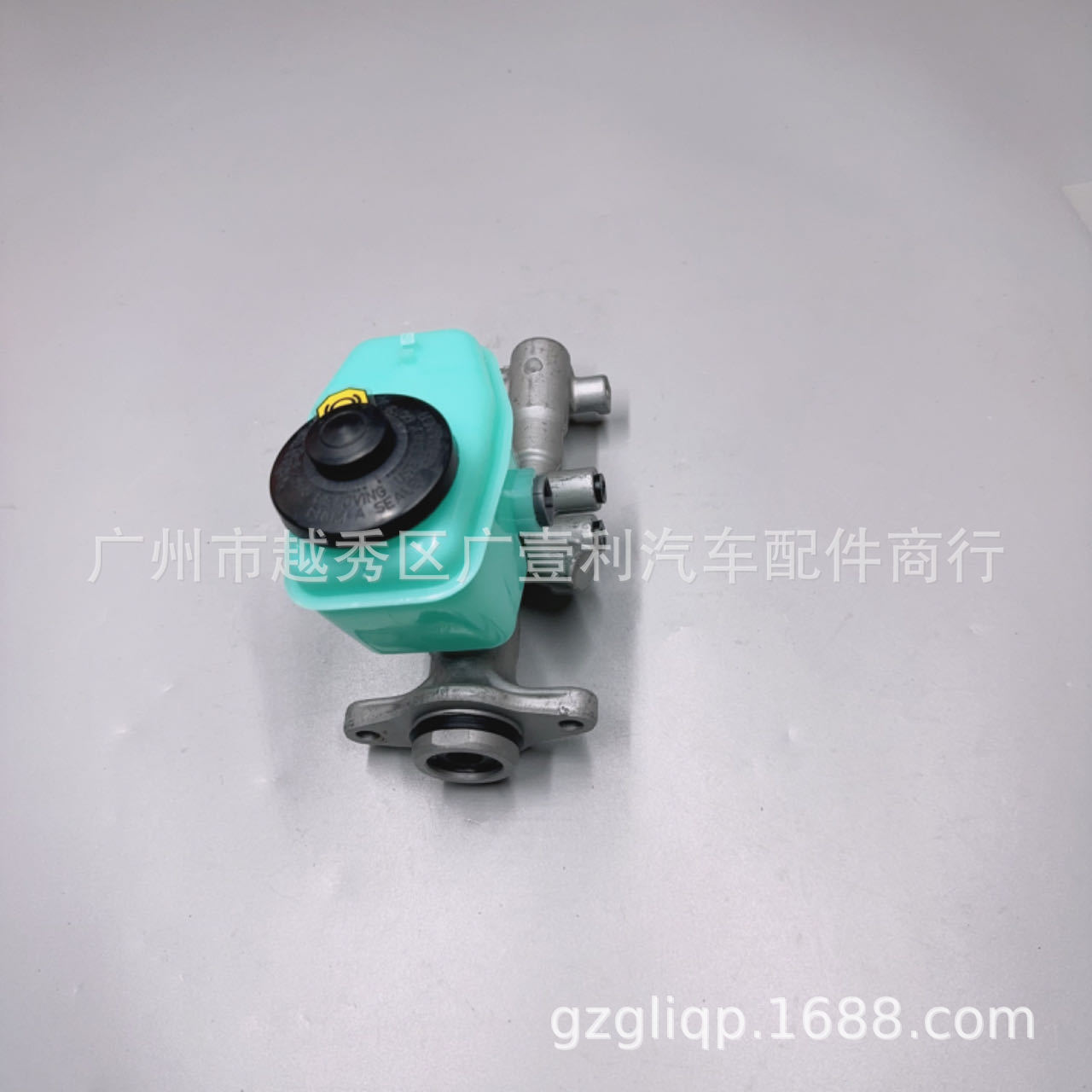 Applicable to 47201-3D360 Hellax Land Cruiser RZN185 KZN185 brake master cylinder