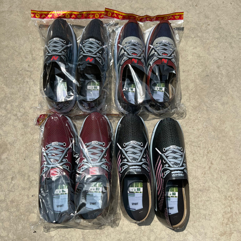 Factory Paper Shoes, Men's and Women's Sports Shoes, Finished Leather Shoes, Cloth Shoes, Cold Clothing Festival, Qingming Festival, Tomb-Sweeping Ceremony, Paper Burning, Sacrificial Supplies
