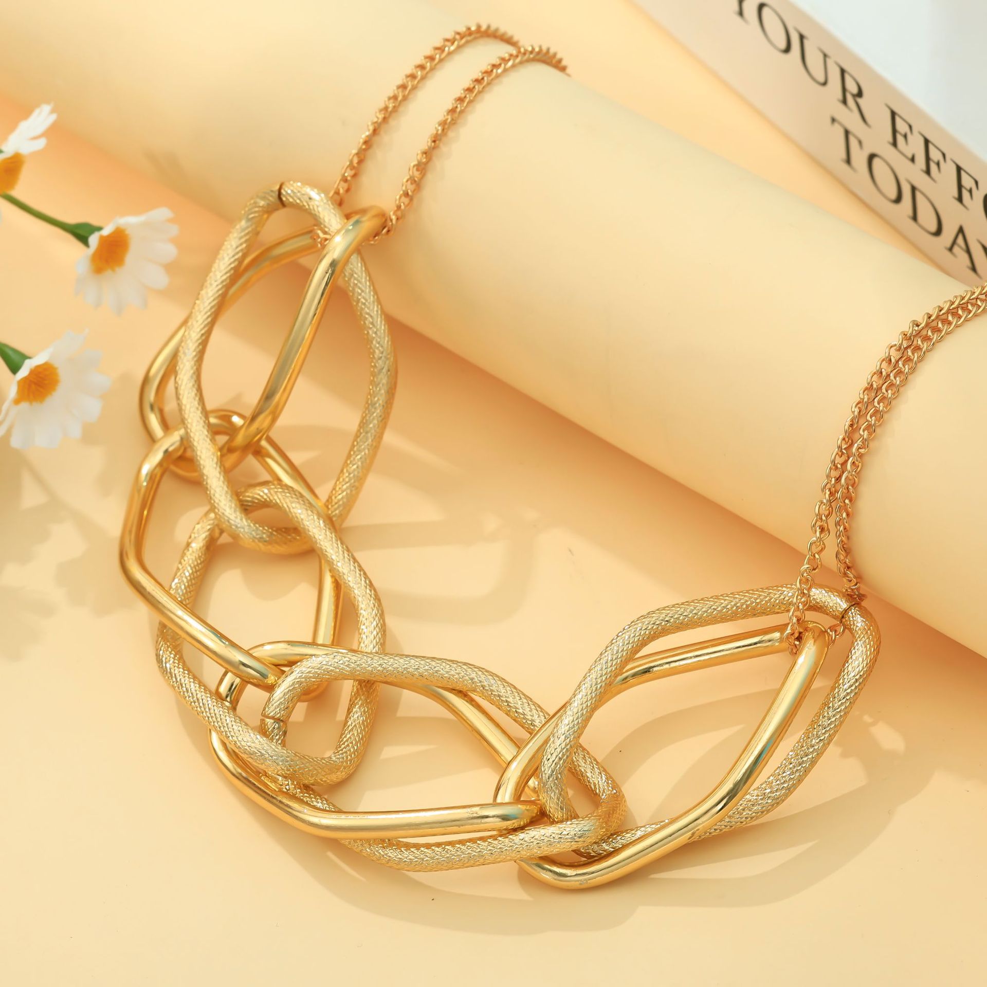 Joyería geométrica de moda transfronteriza europea y americana, cadena exagerada de personalidad, collar de hip-hop, cadena gruesa fresca de moda, collar hueco, mujer
