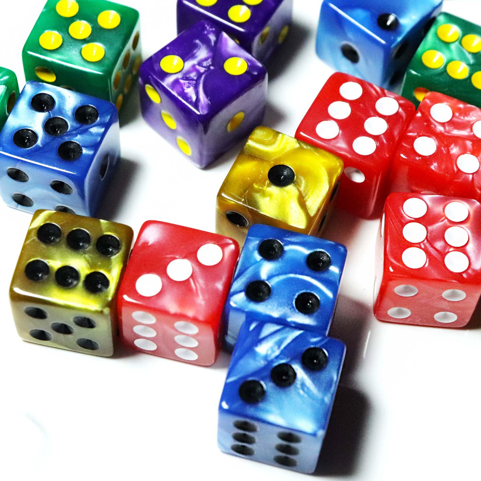 Настольные игральные кости перламутровые смешанных цветов серии Phantom акриловые кости прямые поставки игровые кости игрушки