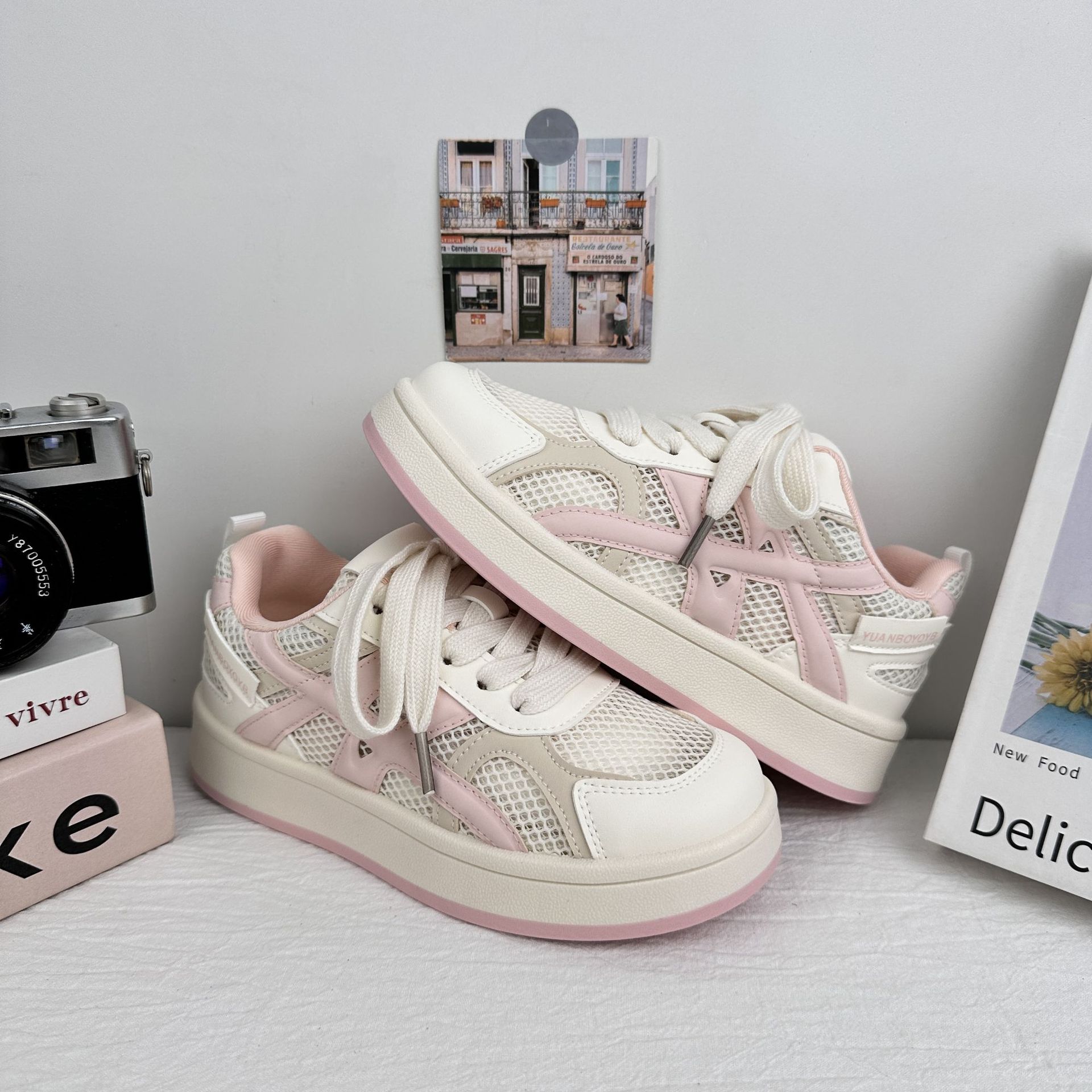 Yuanbo nicho sentido de diseño de zapatos casuales de mujer versátiles 2025 nuevo verano mallas transpirables zapatos de suela gruesa