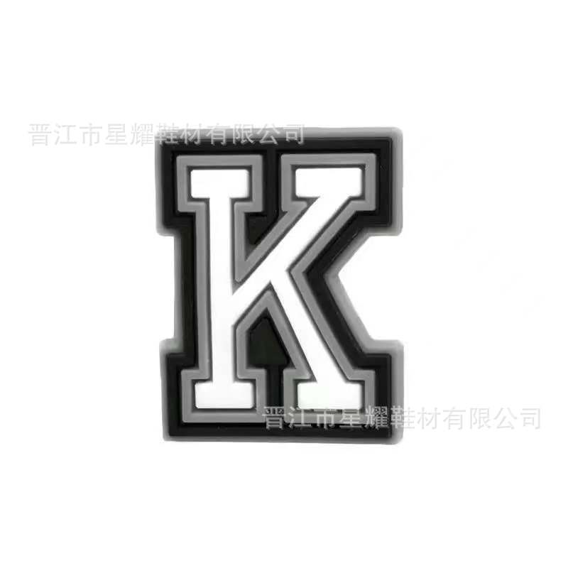 En stock agujero zapatos accesorios PVC plástico gota zapato flor zapato hebilla zapato decoración carta número 37 correa de muñeca hebilla decorativa flor