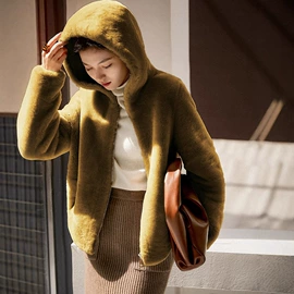皮草;女式羊毛衫;女式皮衣