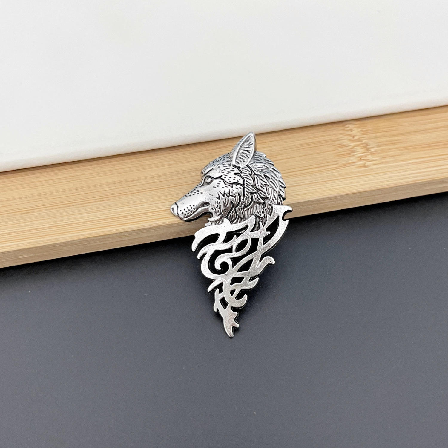 New Men's Suit Lapel Pin Badge Retro Personality Domineering Head Wolf Brooch_voghion.com