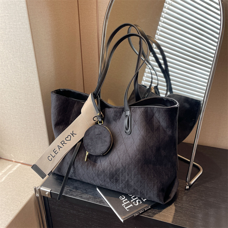 Bolsa de mano retro de terro esmaltado para mujeres otoño / invierno 2025 nueva moda versátil bolso de hombro bolso de viaje