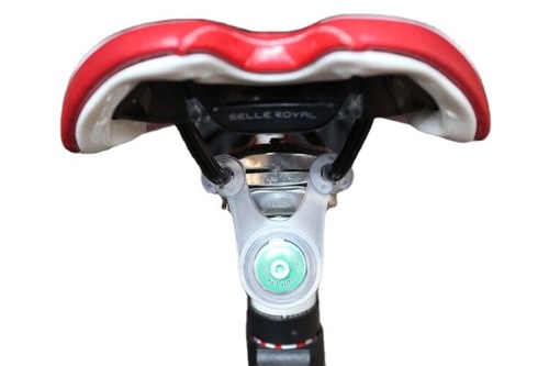 Bicycle seat tail light safety warning silicone light night riding frog light hot wheel flash small hanging light