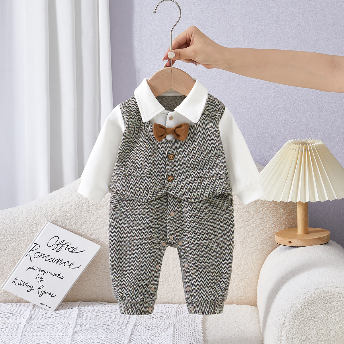 2026 Autumn New Style Baby First Birthday Dress Bow Tie Gentleman's Romper Faux Two-Piece Infant Romper