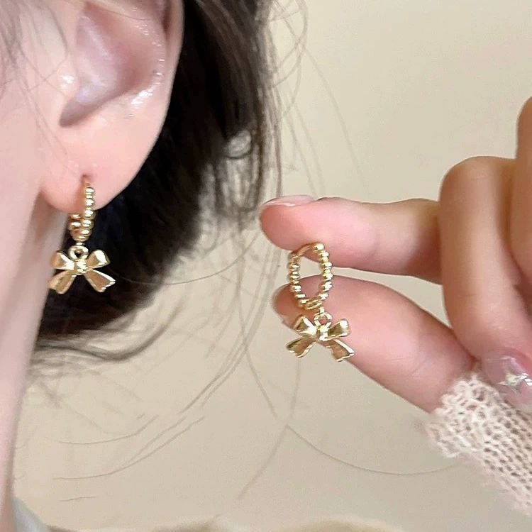 Серебряная игла, золотые универсальные ретро серьги, серебро 925 образец, интернет-знаменитость, стиль легкой роскоши, стиль высокого качества, яркий запоминающийся стиль