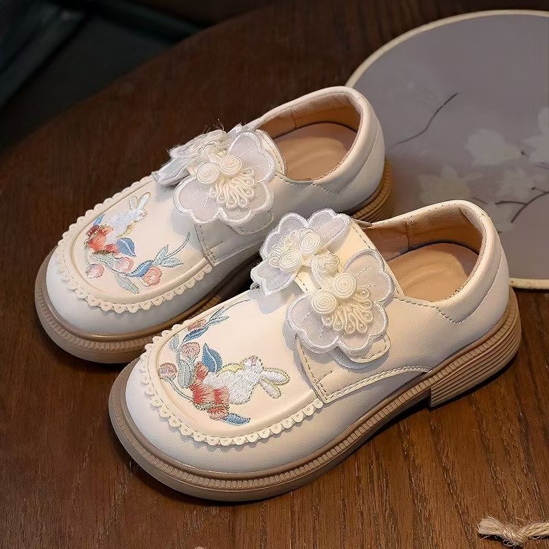 Zapatos de cuero para niñas estilo nacional bordado zapatos princesa 2026 primavera y otoño nuevos zapatos para niñas Hanfu zapatos para bebés con suela suave image 1