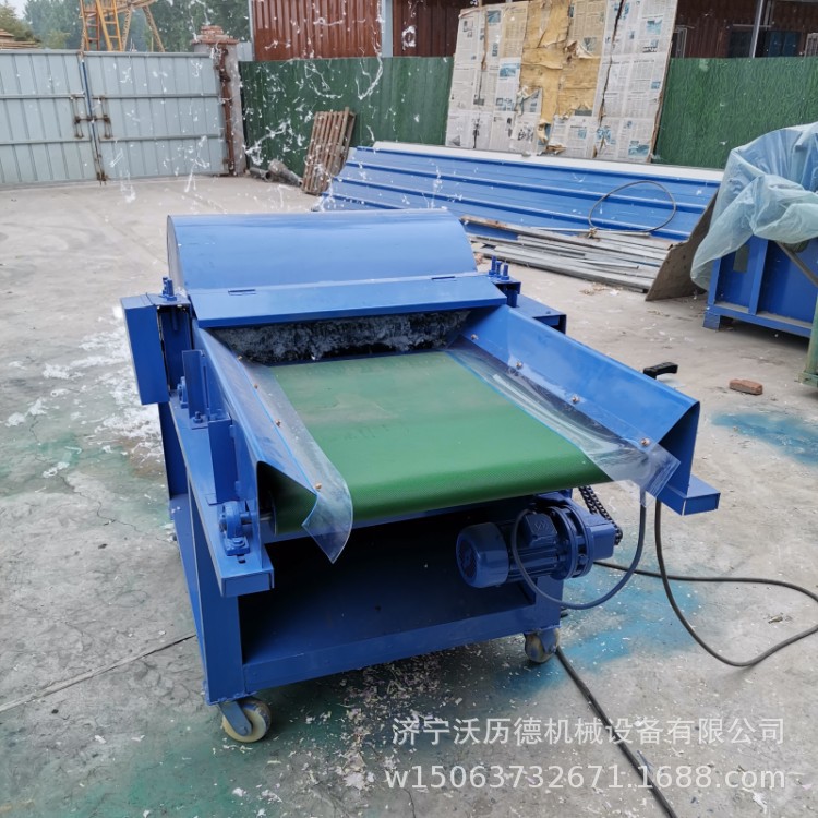 旧衣服布料粉碎设备  松棉弹花开花机价格  丝瓜络棉花开松机视频