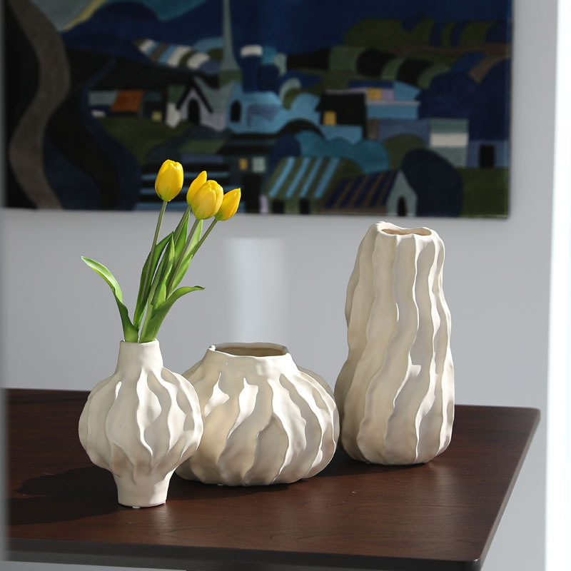Vaso de cerámica medieval minimalista francés crema retro viento tranquilo decoración de la sala de estar en flores secas decoración floral