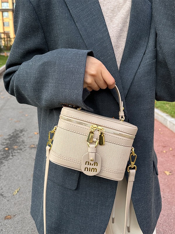 Caja de mano retro bolso cuadrado para mujeres 2025 comercio exterior transfronterizo nueva moda de color contrastante empalme mochila de hombro