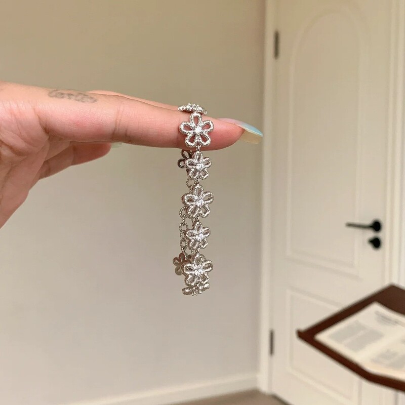女性用レースガーランドブレスレット、軽い高級感、ハイエンドフラワーブレスレット、アクセサリー、ニッチな個性、ユニークなデザイン、ファッショナブルな通勤|undefined