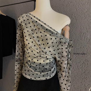 WGWE�ﶬ���nϵ�����L�OӋ�в��c���|�ٴ��@�ݶഩб���L��С��Ů