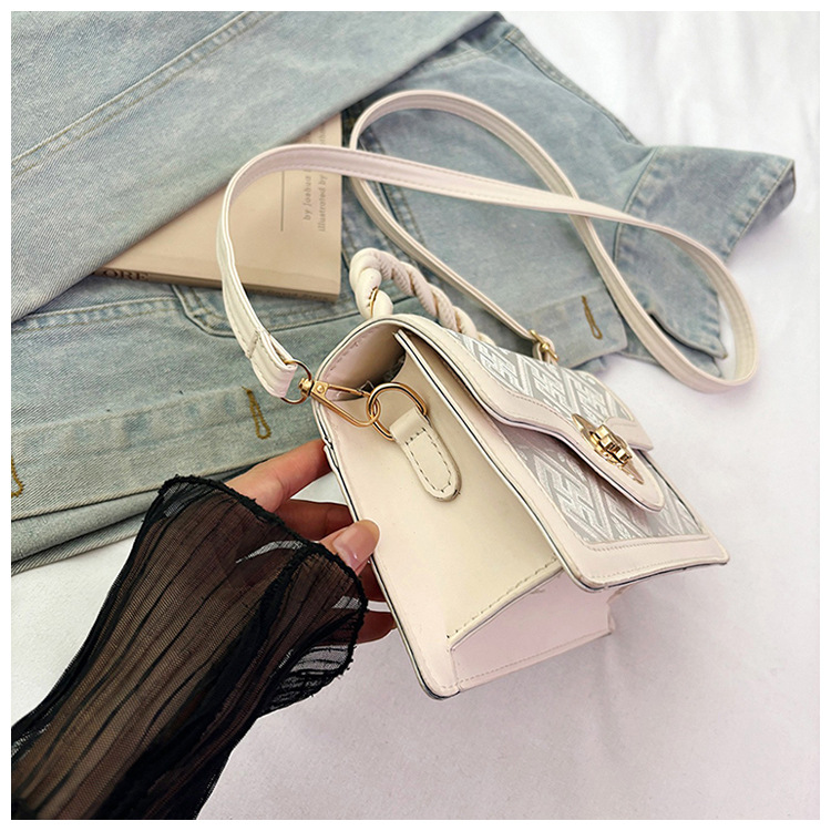 Korean style fresh 2025 Spring/Summer trendy and fashionable crossbody handbag for women, single-shoulder light luxury chanel-style bag undefined