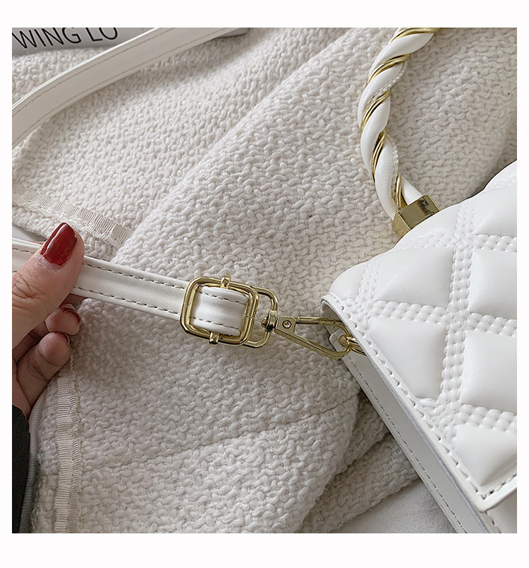 2021 New Textured Western Style Women's Bag Fashionable Rhombus Chain Bag Simple Embroidered Line Shoulder Bag Bag Crossbody Small Square Bag display picture 6