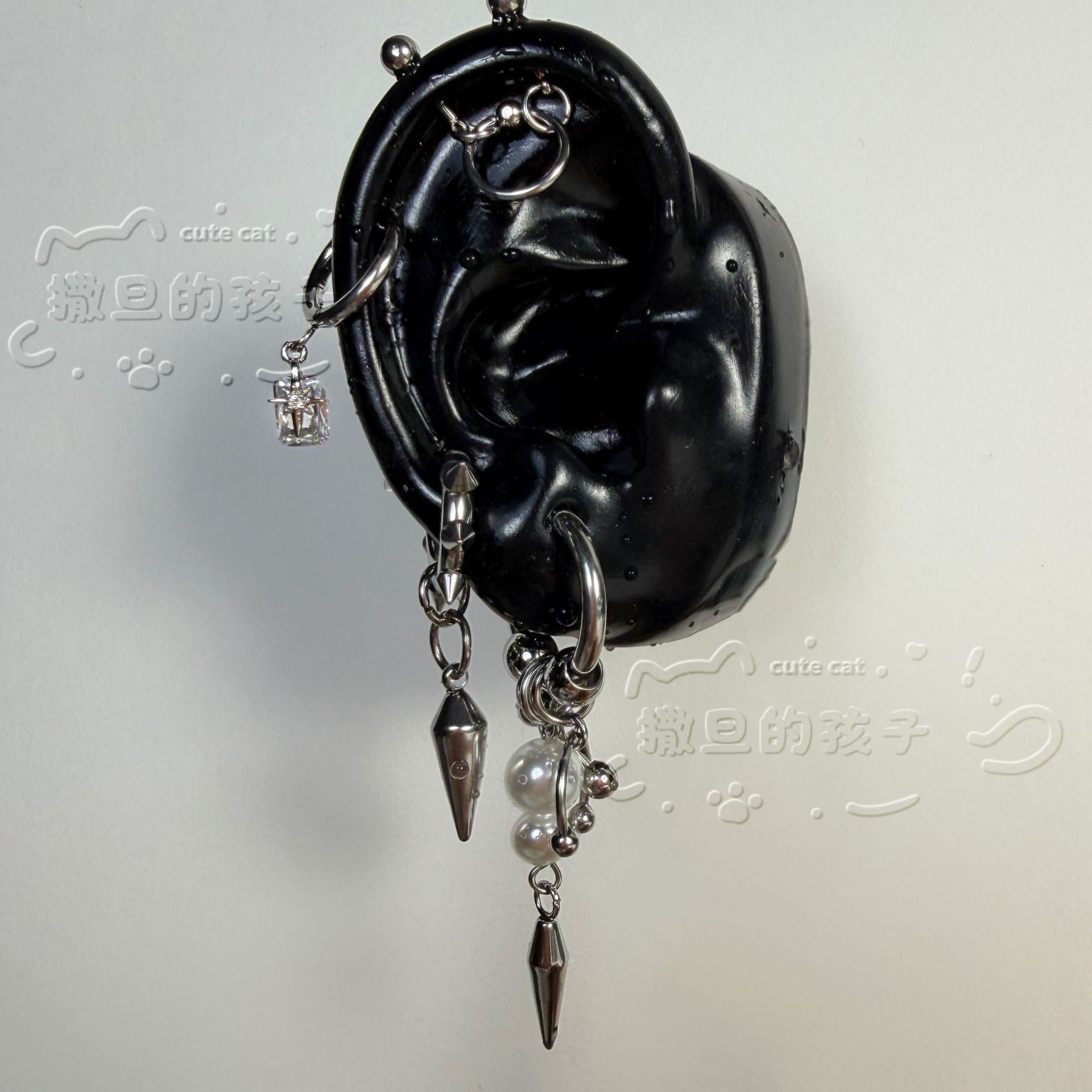 Silver pointed spike labret stud material detail