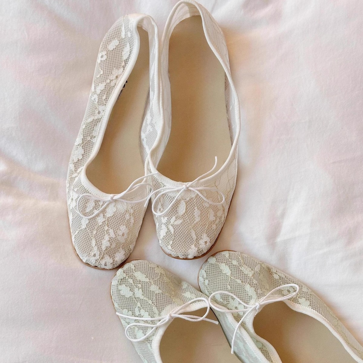 French-Style Hollow Lace Ballet Flats for Women, New Summer Model, Versatile and Elegant, Shallow Bow-Knot Mesh Flat Sandals