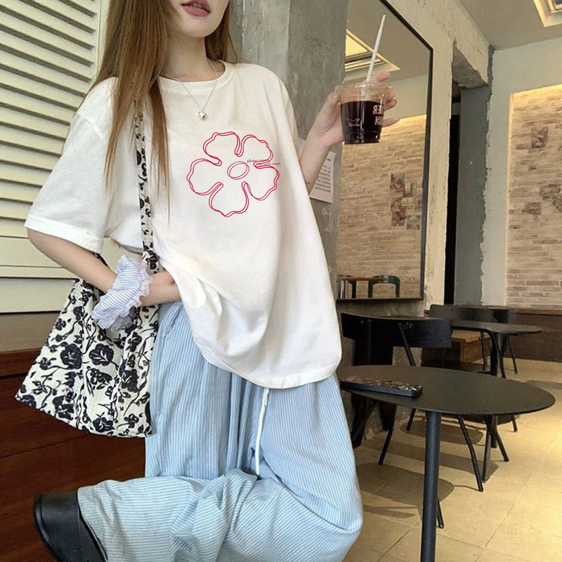 Trendy white pure cotton short-sleeve t-shirt for women, summer 2026 new hot style, super stylish design, loose fit half-sleeve top Trendy white pure cotton short-sleeve t-shirt for women, summer 2026 new hot style, super stylish design, loose fit half-sleeve top