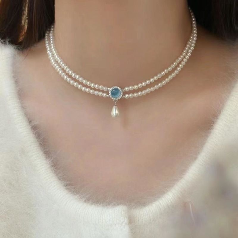 Simple Style Classic Style Solid Color Imitation Pearl Alloy Beaded Women's Layered Necklaces Necklace display picture 3